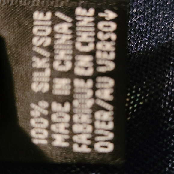 Linda Allard/Ellen Tracy short sleeve 100% silk tshirt - Picture 3 of 3